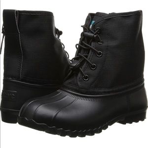 Native | Jimmy Winter Boot | size 9